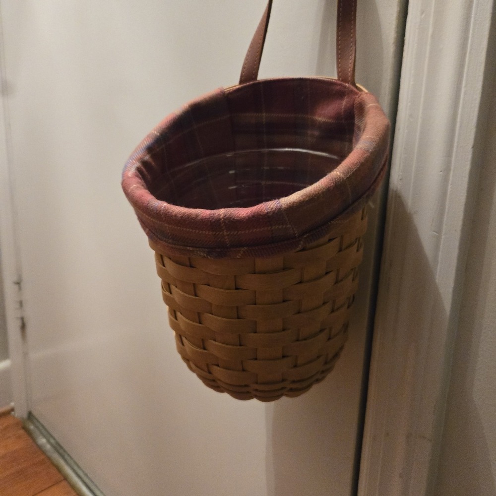 Longaberger‎ 2006 Foyer Basket W/ Plaid  Liner Protector Signed by Longabergers